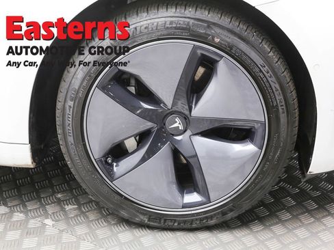 Used 2019 Tesla Model 3 Standard Range image 28