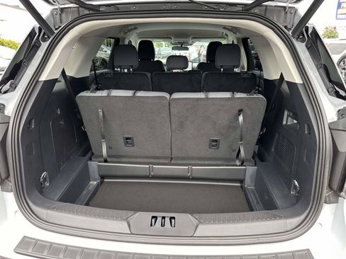 Used 2026 Ford Explorer Active AWD/4WD image 8
