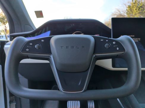 Used 2023 Tesla Model X Plaid image 20