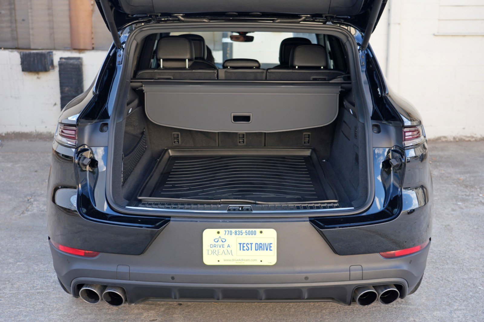 Used 2024 Porsche Cayenne S w/ Premium Package AWD/4WD image 10