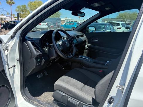 Used 2020 Honda HR-V Sport image 16