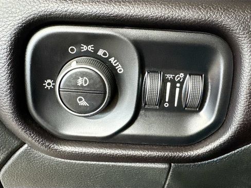 Used 2024 RAM 3500 Laramie AWD/4WD image 20