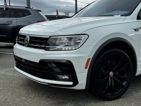 Used 2020 Volkswagen Tiguan SE R-Line FWD image 9