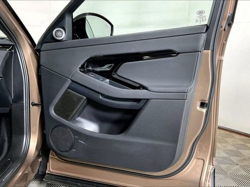 Used 2024 Land Rover Range Rover Evoque Dynamic SE image 23