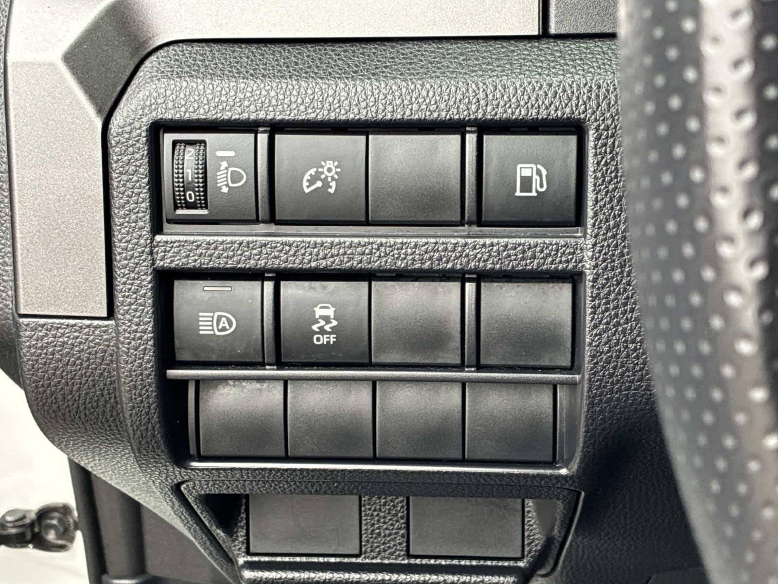 Used 2025 Toyota 4Runner SR5 AWD/4WD image 32