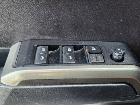 Used 2020 Toyota Tacoma 2WD Double Cab image 18