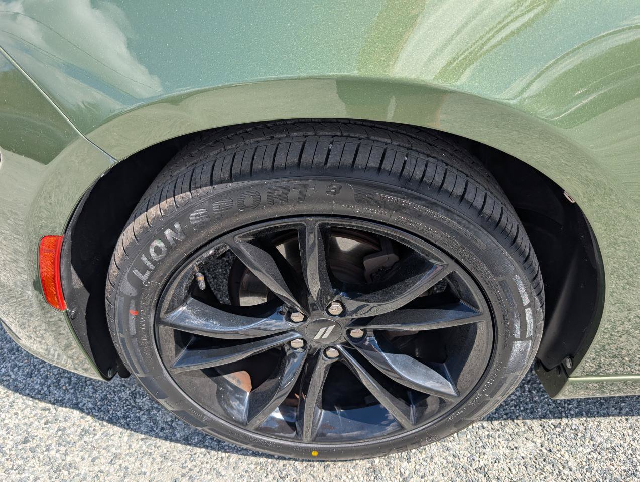 Used 2018 Dodge Charger SXT Plus w/ Blacktop Package RWD image 12