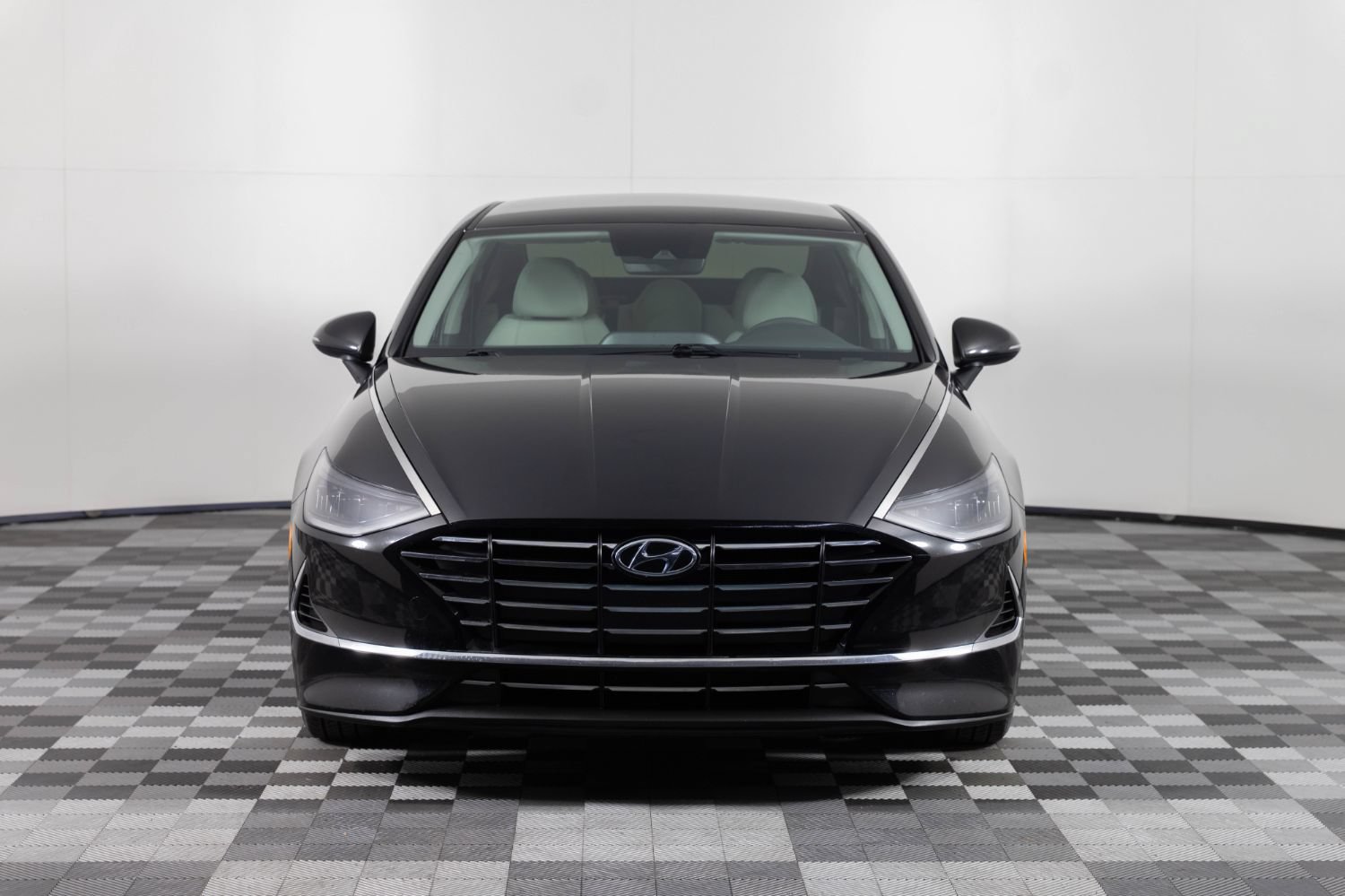 Used 2023 Hyundai Sonata SE w/ Preferred Accessory Package FWD image 11