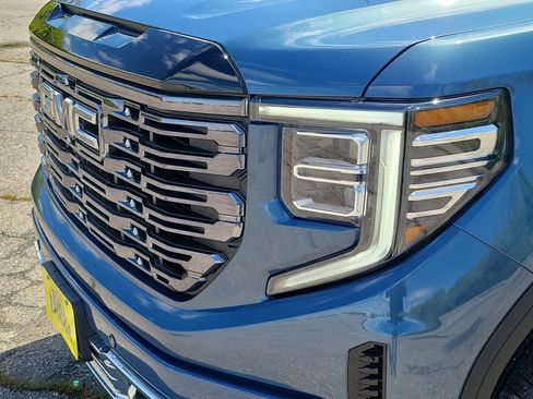 Used 2025 GMC Sierra 1500 Denali Ultimate AWD/4WD image 9