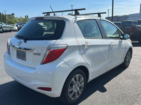 Used 2012 Toyota Yaris LE FWD image 3