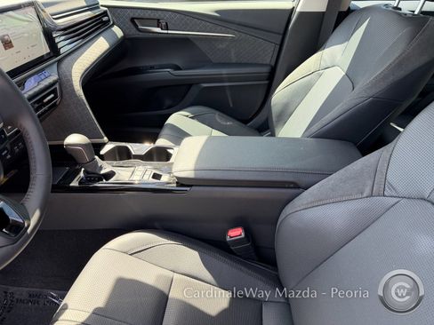 Used 2026 Toyota Camry XLE FWD image 17