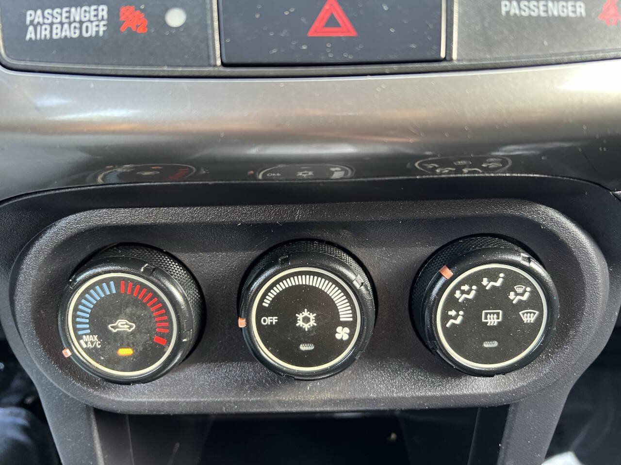 Used 2015 Mitsubishi Lancer ES FWD image 19