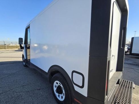 Used 2024 Chevrolet Brightdrop 400 AWD/4WD image 6