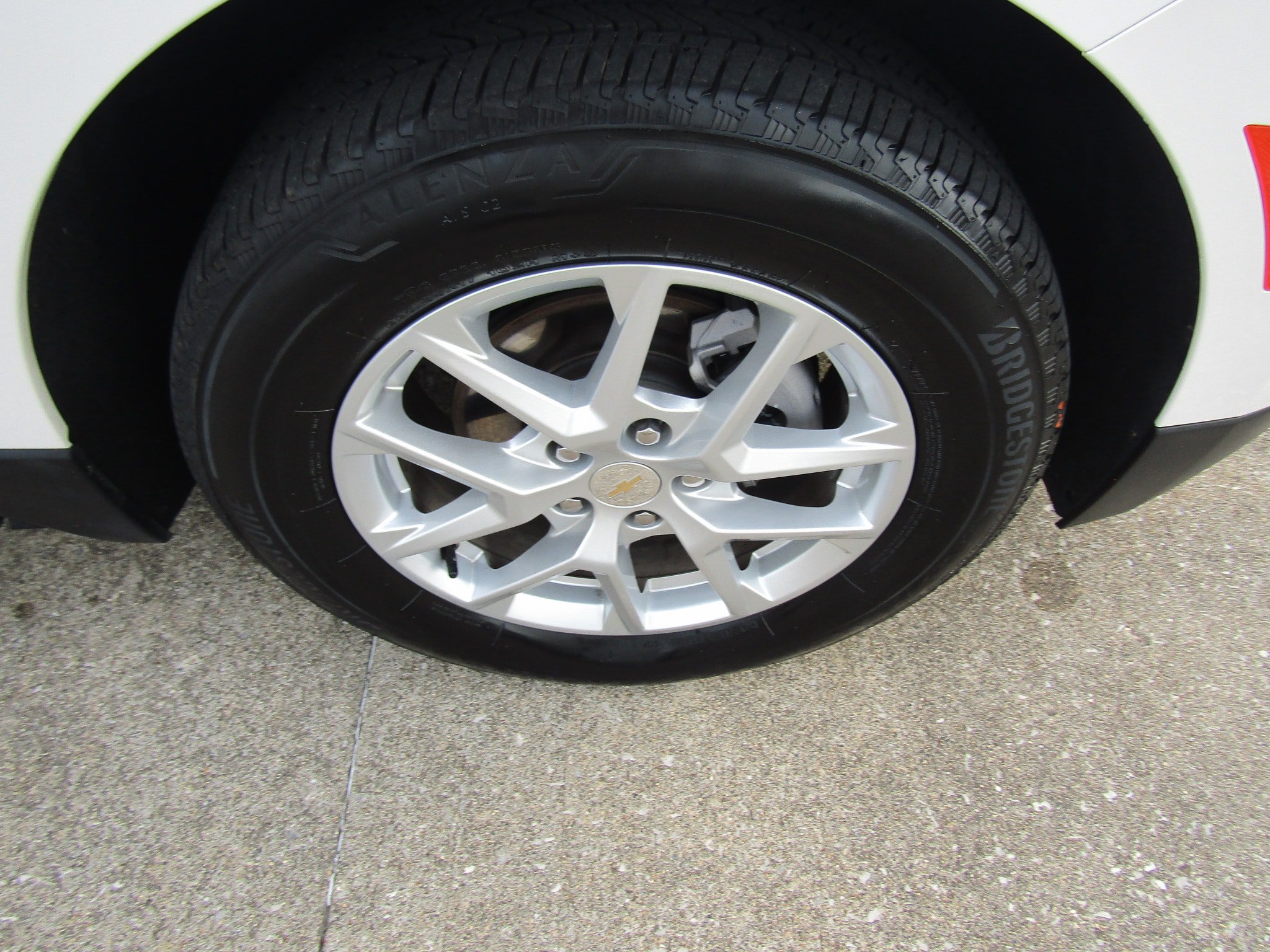 Used 2024 Chevrolet Equinox LT AWD/4WD image 12
