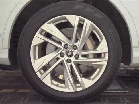 Used 2023 Audi Q7 3.0T Premium Plus w/ Premium Plus Package AWD/4WD image 9