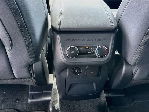 Certified 2025 Ford Explorer Active RWD image 25