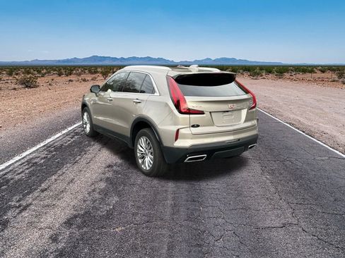 Used 2025 Cadillac XT4 Premium Luxury w/ Technology Package image 7