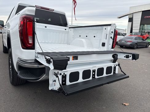 Used 2026 GMC Sierra 1500 SLT image 29