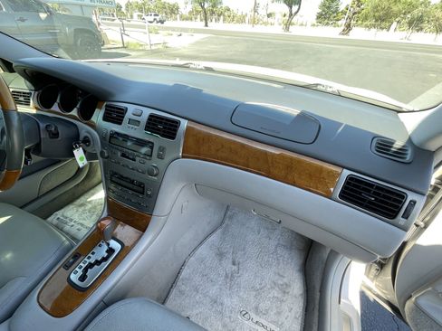 Used 2006 Lexus ES 330 FWD image 25