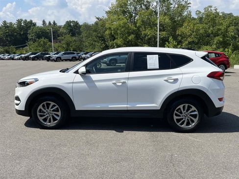 Used 2018 Hyundai Tucson SE image 2