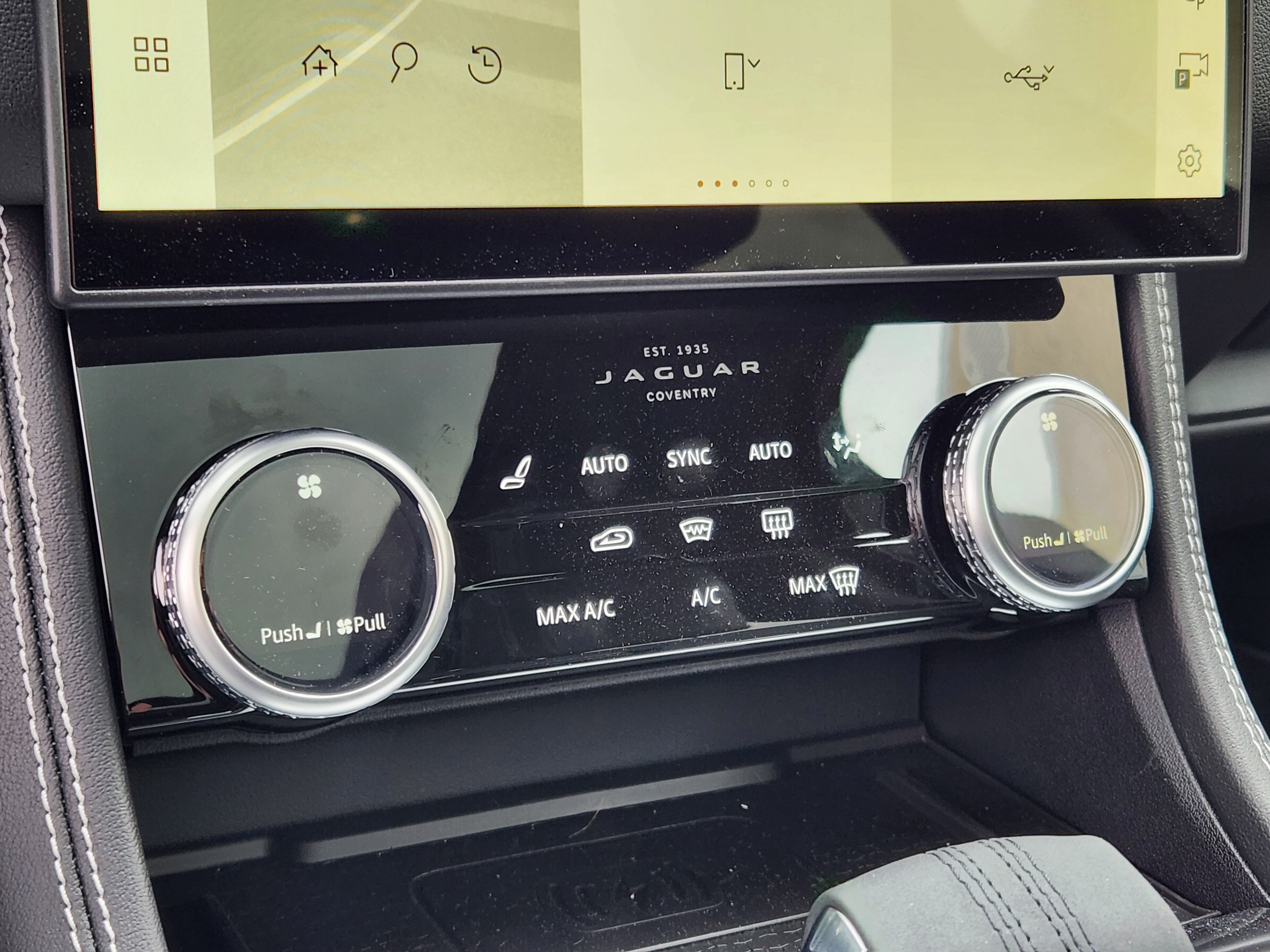 Used 2025 Jaguar F-PACE R-Dynamic S AWD/4WD image 19
