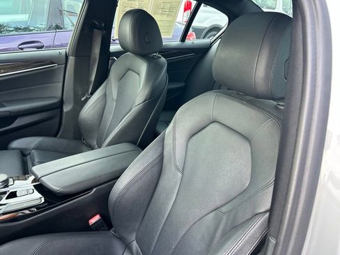 Used 2019 BMW 530i w/ Convenience Package RWD image 22