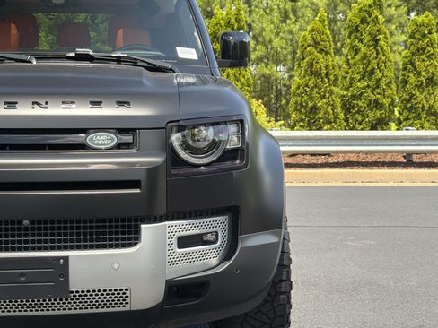 Used 2024 Land Rover Defender 90 S AWD/4WD image 22