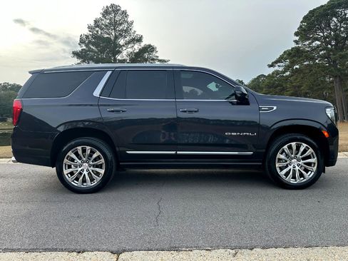 Used 2023 GMC Yukon Denali w/ Denali Reserve Package image 4