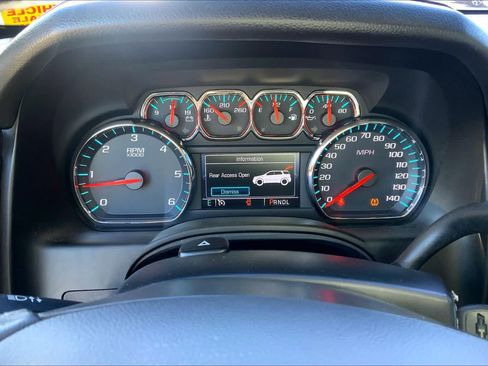 Used 2019 Chevrolet Suburban LT AWD/4WD image 25