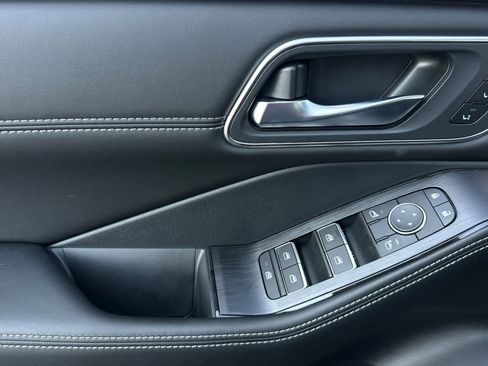 New 2026 Nissan Rogue Platinum image 13