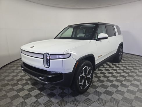 Used 2024 Rivian R1S Adventure AWD/4WD image 1