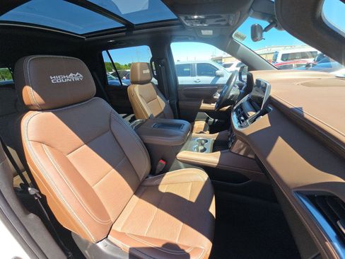 Used 2021 Chevrolet Tahoe High Country w/ Premium Package image 12