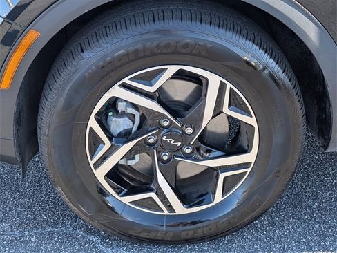 Used 2024 Kia Sportage LX image 13