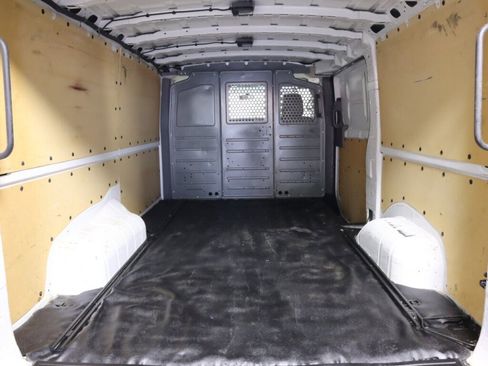 Used 2021 Nissan NV 2500 SV image 28