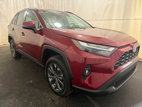 Certified 2024 Toyota RAV4 XLE Premium image 10