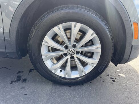 Used 2019 Volkswagen Tiguan SE w/ Panoramic Sunroof Package image 20