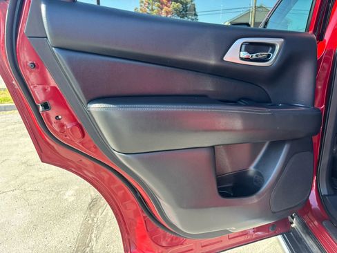 Used 2020 Nissan Pathfinder Platinum w/ Cargo Package AWD/4WD image 13