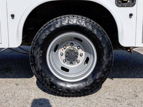 Used 2020 Ford F350 XL w/ Power Equipment Group image 19