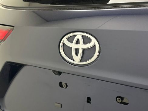 Used 2023 Toyota Highlander XLE image 17