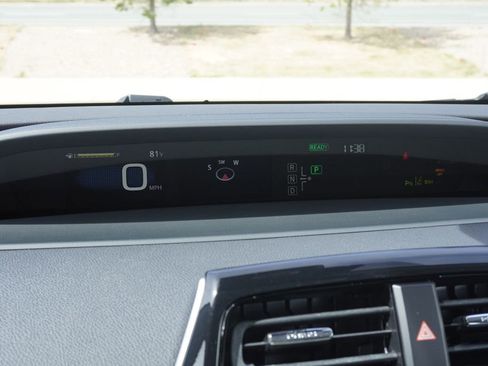 Used 2017 Toyota Prius Four Touring w/ Premium Convenience Package FWD image 15