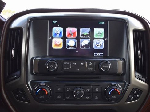 Used 2018 Chevrolet Silverado 1500 High Country image 17