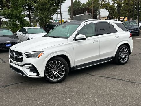 Used 2026 Mercedes-Benz GLE 450 4MATIC image 1