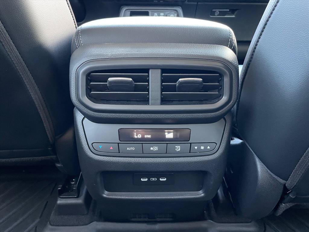 Used 2025 Honda Pilot EX-L image 24