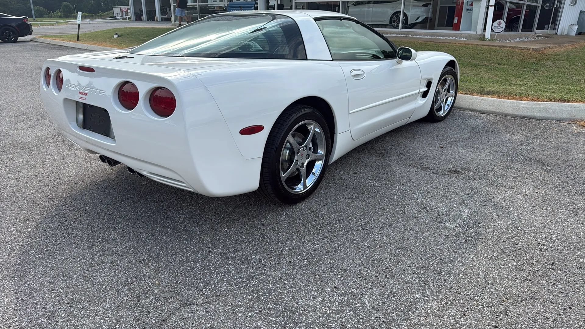 Used 2002 Chevrolet Corvette Coupe w/ Preferred Equipment Group2 RWD image 6