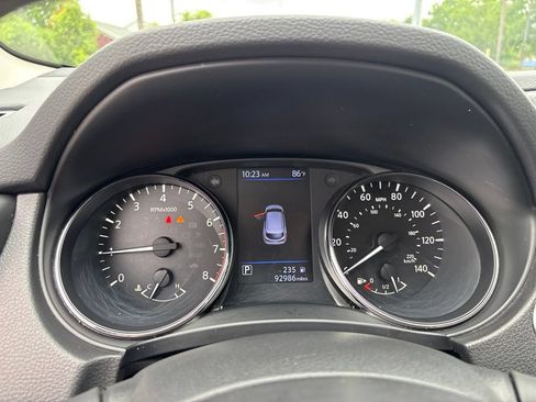 Used 2019 Nissan Rogue Sport SV FWD image 18