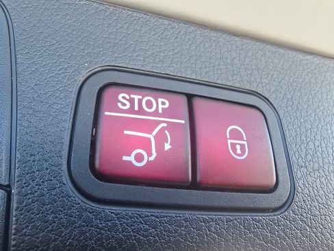 Used 2022 Mercedes-Benz GLB 250 GLB 250 image 20