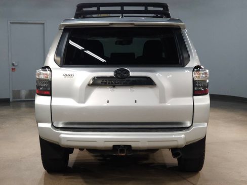 Used 2022 Toyota 4Runner TRD Off-Road Premium AWD/4WD image 6
