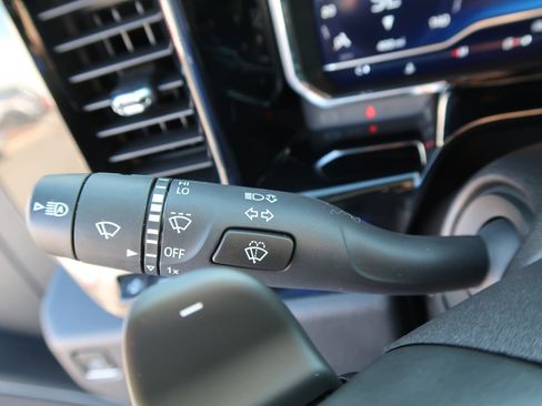 Used 2025 Chevrolet Silverado 1500 LTZ w/ Technology Package image 24