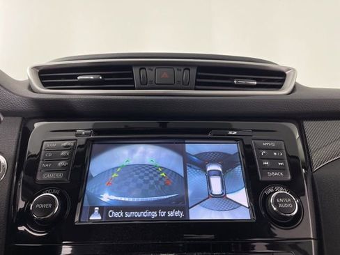 Used 2014 Nissan Rogue SL FWD image 25