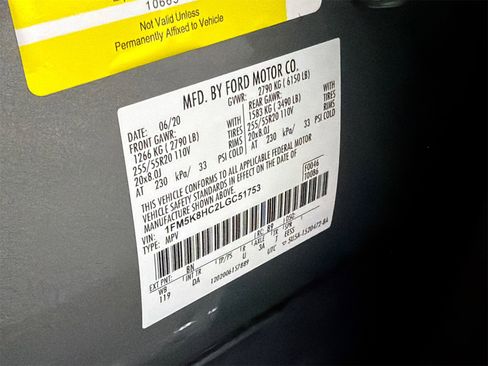 Used 2020 Ford Explorer Platinum w/ Premium Technology Package image 37